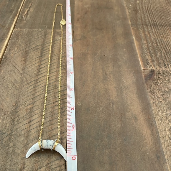 Stella & Dot {retired} Arc Necklace (white + gold) - Picture 5 of 8